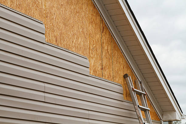 Professional Siding technician working in Red Bank, NJ